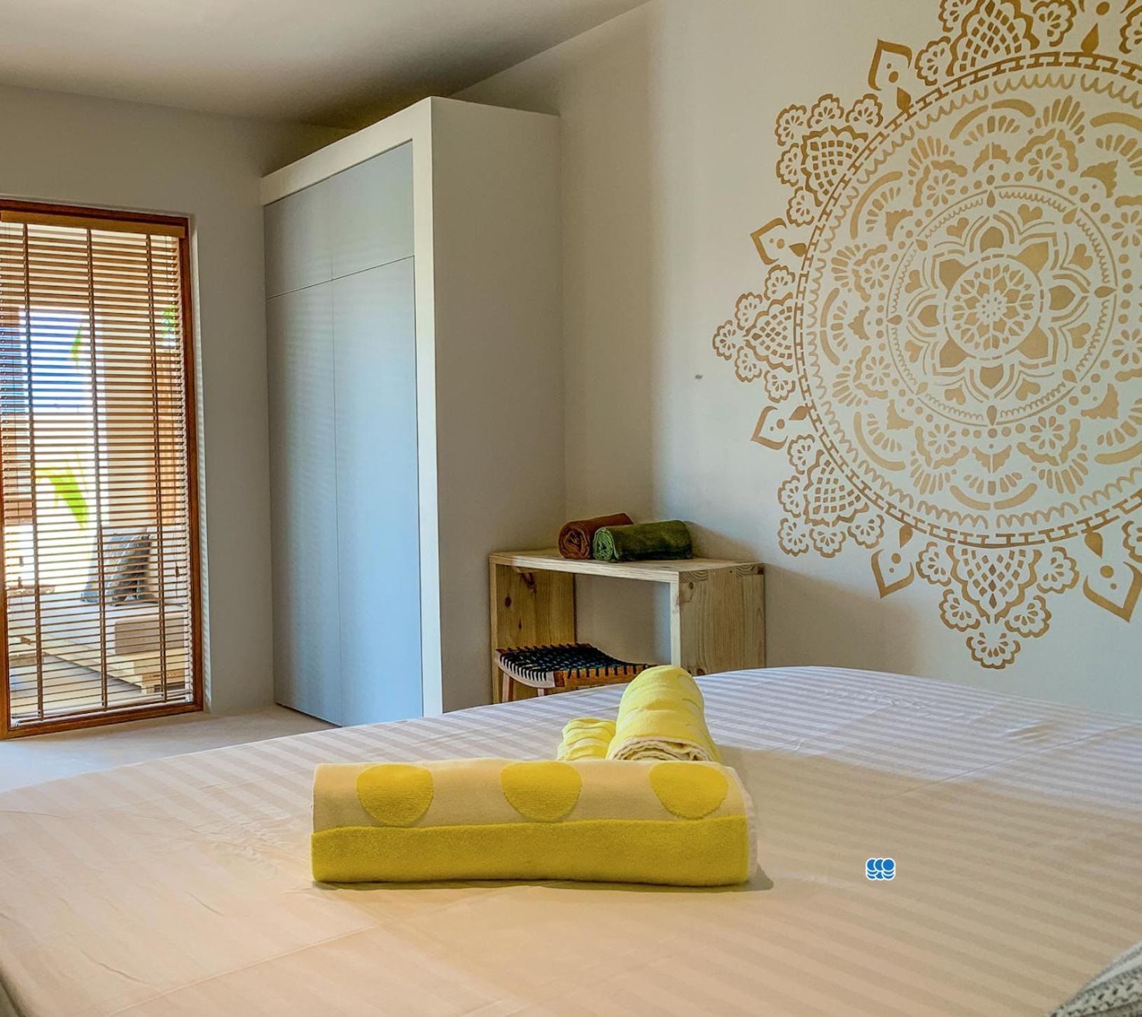 Isla Penthouse & Garden Apartments Bonaire Кралендижк Екстериор снимка