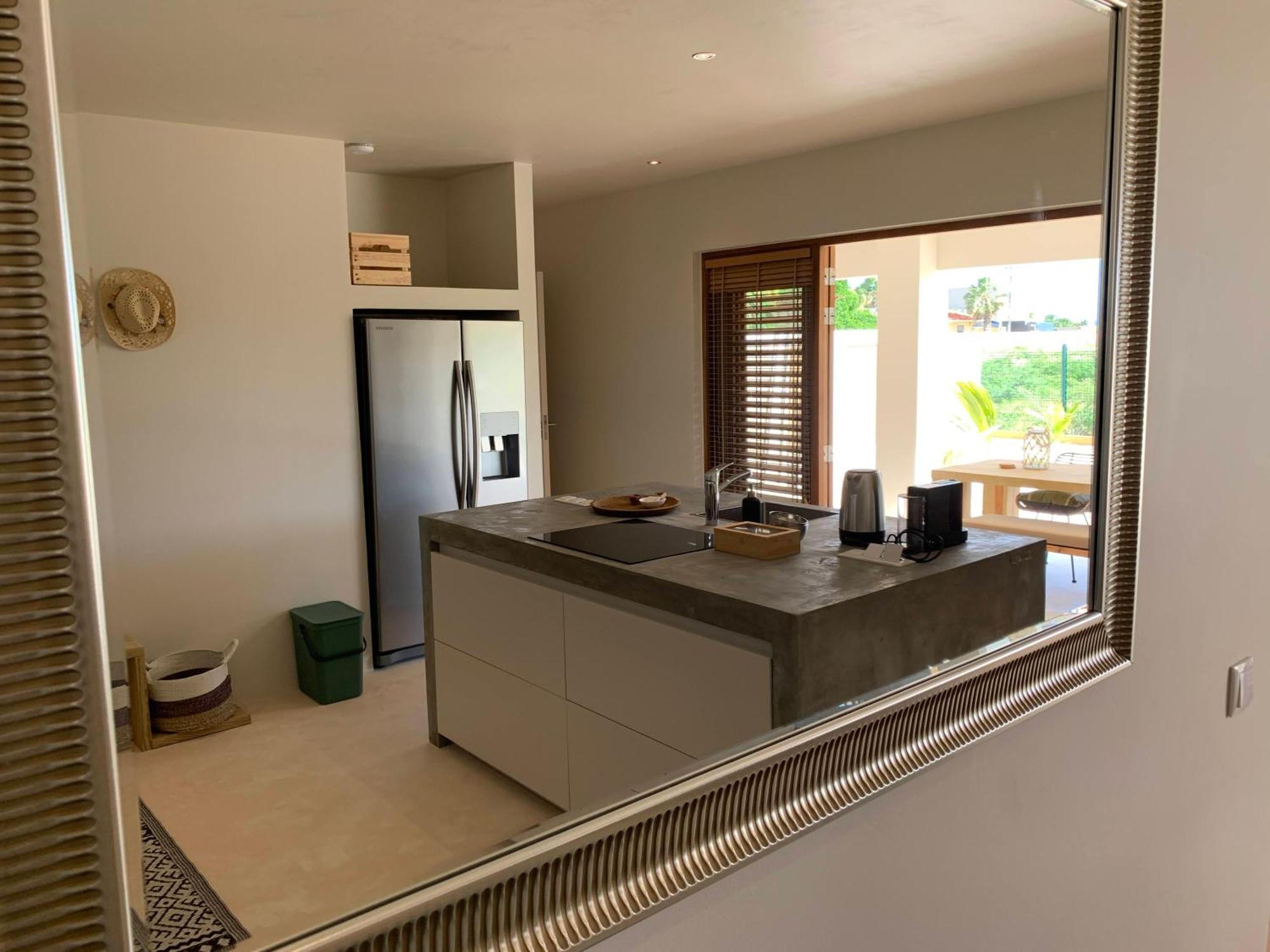 Isla Penthouse & Garden Apartments Bonaire Кралендижк Екстериор снимка