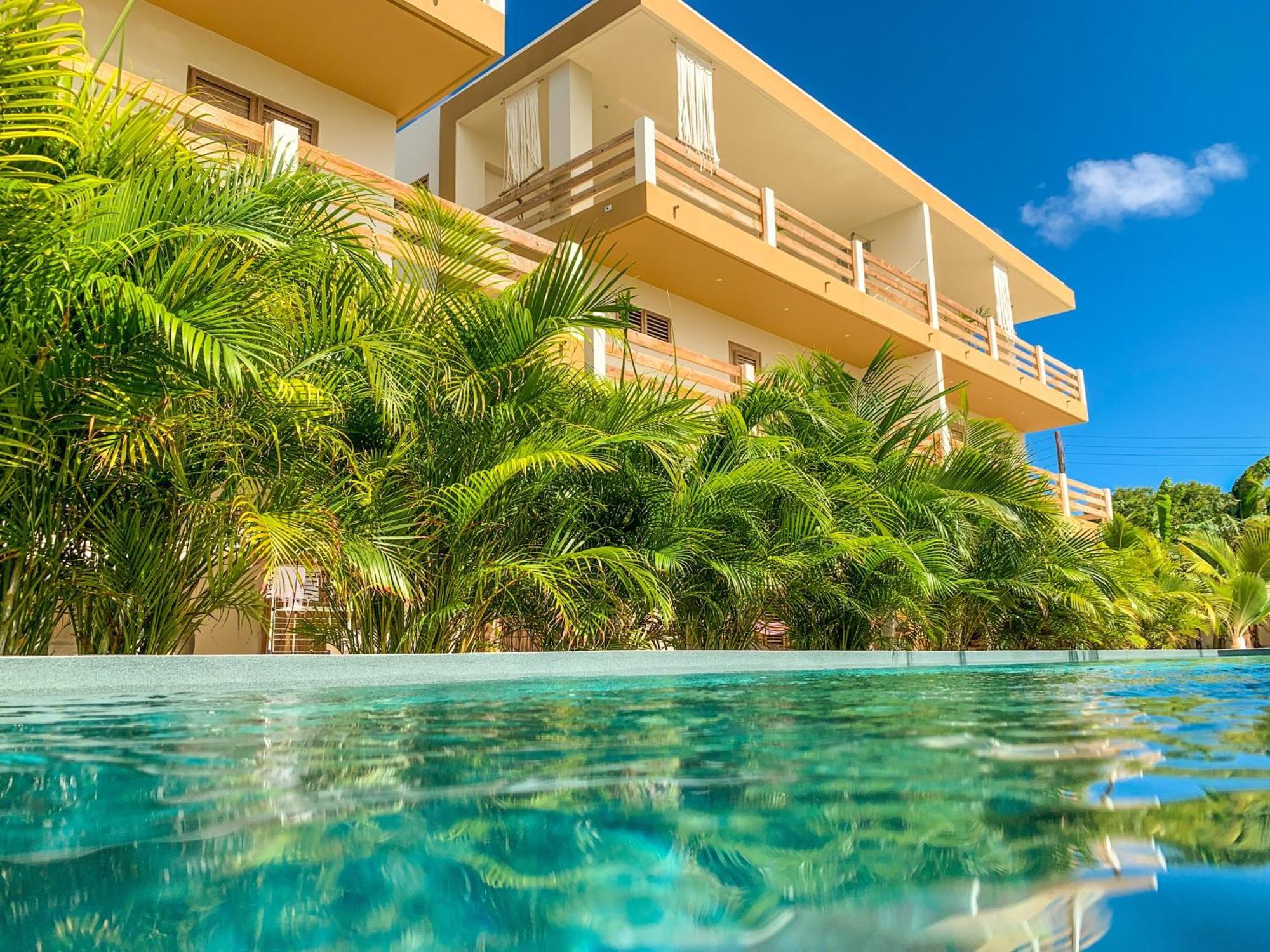 Isla Penthouse & Garden Apartments Bonaire Кралендижк Екстериор снимка