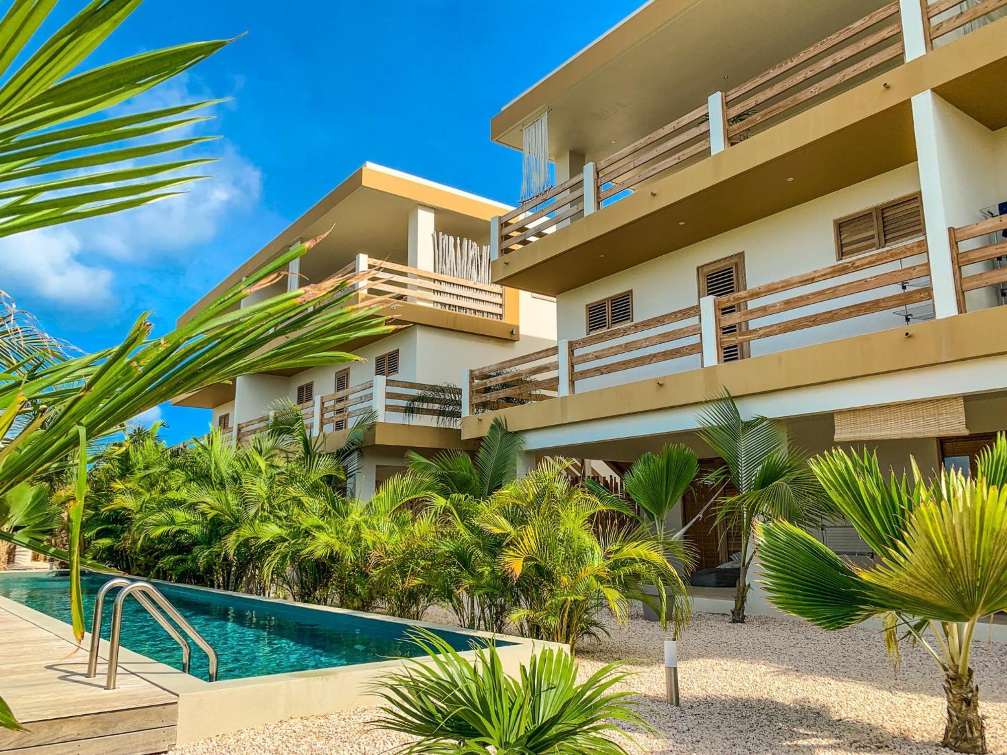 Isla Penthouse & Garden Apartments Bonaire Кралендижк Екстериор снимка